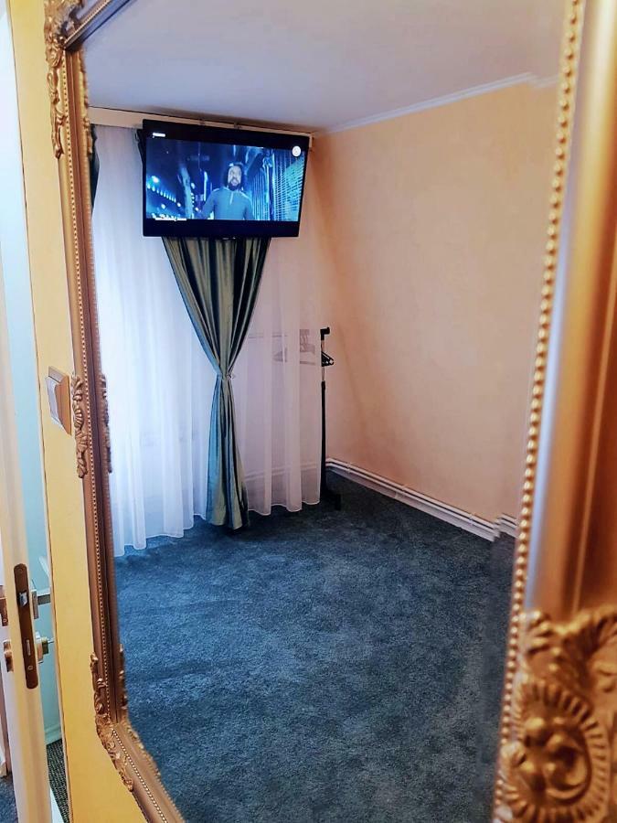 Art Boutique Central Târgu Jiu Екстериор снимка