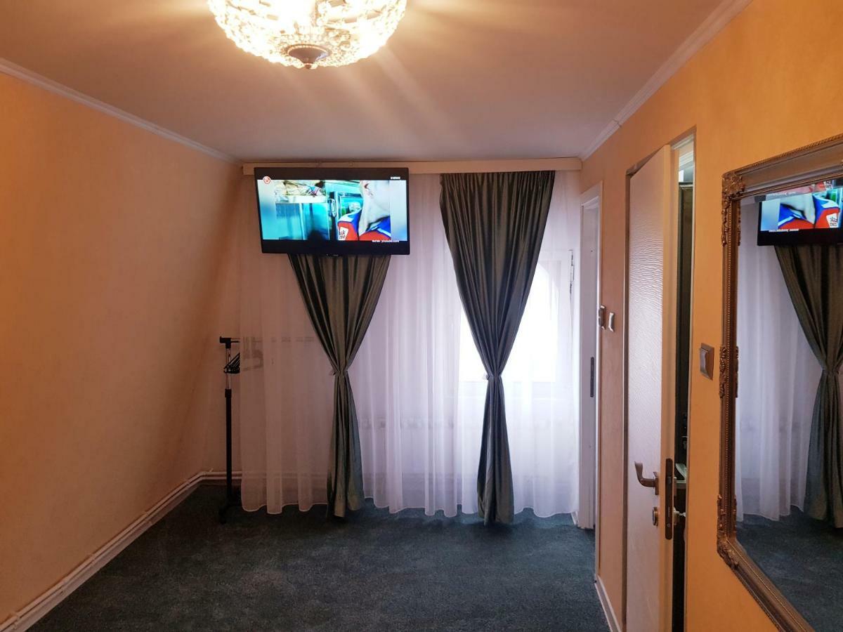 Art Boutique Central Târgu Jiu Екстериор снимка