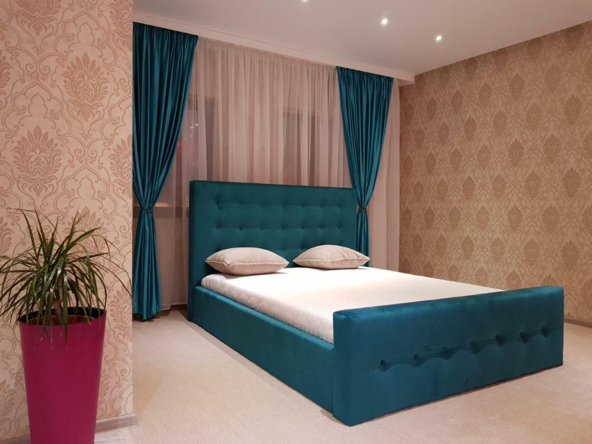 Art Boutique Central Târgu Jiu Екстериор снимка