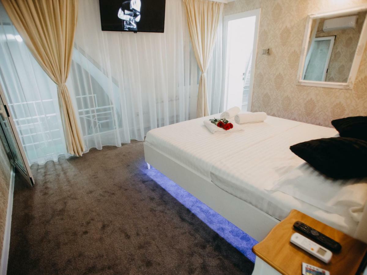Art Boutique Central Târgu Jiu Екстериор снимка